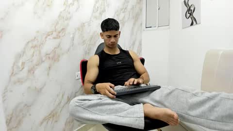 Snapshot of andres_stud777 chatting on 24, 11, 2025 ANDRES online show from 24, 11, 2025