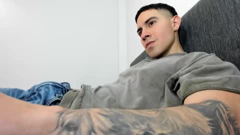 Snapshot of andresjuan92 chatting on 28, 10, 2025 onlyfanscallmegotter online show from 28, 10, 2025