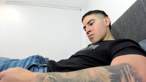 Snapshot of andresjuan92 chatting on 10, 11, 2025 onlyfanscallmegotter online show from 10, 11, 2025