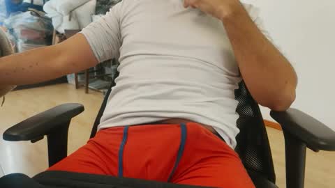 Snapshot of andresmidnight chatting on 19, 5, 2026 andresmidnight online show from 19, 5, 2026