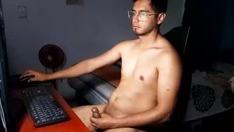 Snapshot of andresvergon85 chatting on 5, 2, 2025 andresvergon85 online show from 5, 2, 2025
