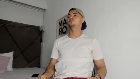 Snapshot of andrew_colleman1 chatting on 16, 11, 2025 Colleman online show from 16, 11, 2025