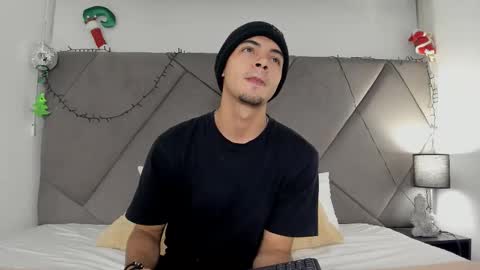 Snapshot of andrew_colleman1 chatting on 21, 11, 2025 Colleman online show from 21, 11, 2025