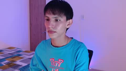 Snapshot of andrew_courtz chatting on 4, 4, 2026 Andrew Courtz online show from 4, 4, 2026