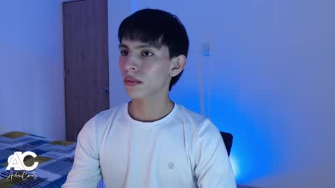 Snapshot of andrew_courtz chatting on 7, 4, 2026 Andrew Courtz online show from 7, 4, 2026