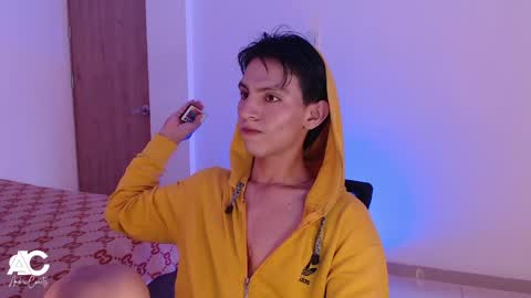 Snapshot of andrew_courtz chatting on 9, 4, 2026 Andrew Courtz online show from 9, 4, 2026