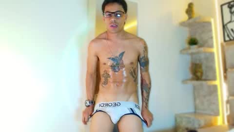 Snapshot of andrew_haalls chatting on 20, 12, 2025 andrew_haalls online show from 20, 12, 2025