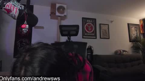 Snapshot of andrew_round chatting on 8, 1, 2026 andrew_round online show from 8, 1, 2026
