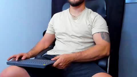 Andrew Diaz online show from 1, 12, 2025