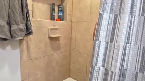 Snapshot of andrewo42601 chatting on 6, 11, 2025 andrewo42601 online show from 6, 11, 2025