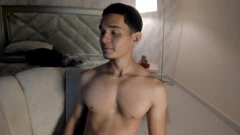 Snapshot of andrewrush_ chatting on 25, 11, 2025 andrewrush_ online show from 25, 11, 2025