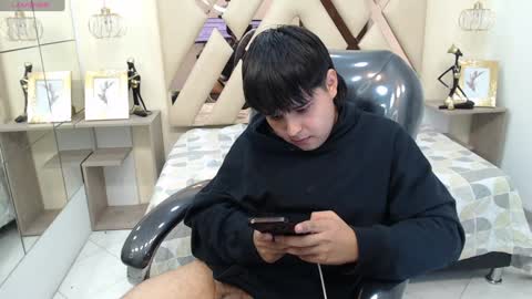 ANDREW online show from 6, 1, 2025