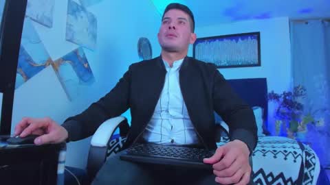 andrewstelee online show from 8, 3, 2025