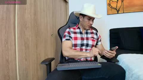 Snapshot of andrewstelee chatting on 15, 4, 2026 andrewstelee online show from 15, 4, 2026