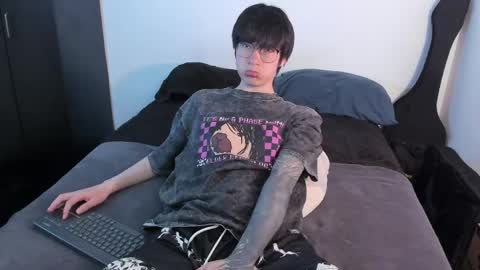 Snapshot of andy_bankai chatting on 12, 4, 2026 twx Andy twink3 online show from 12, 4, 2026