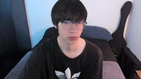 Snapshot of andy_bankai chatting on 17, 4, 2026 twx Andy twink3 online show from 17, 4, 2026