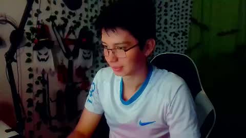 Snapshot of andy_gray01 chatting on 17, 11, 2025 Andy Gray online show from 17, 11, 2025