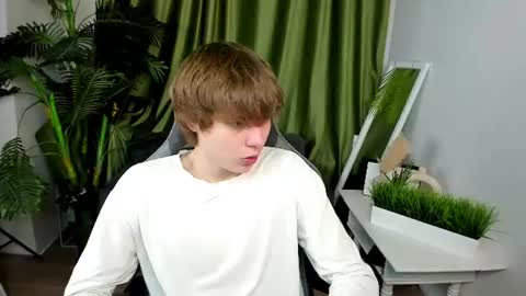 Snapshot of andyjey_ chatting on 5, 7, 2026 Mandy and Andy online show from 5, 7, 2026