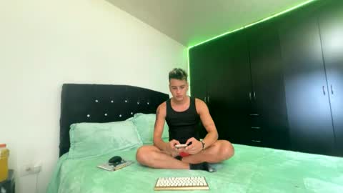 Its Andy Bitch online show from 15, 7, 2026