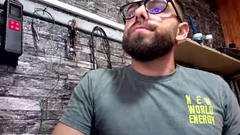 Snapshot of andyshr133 chatting on 9, 7, 2026 andyshr133 online show from 9, 7, 2026