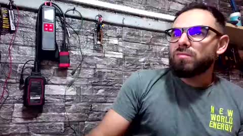 Snapshot of andyshr133 chatting on 10, 7, 2026 andyshr133 online show from 10, 7, 2026