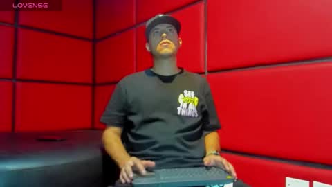 Snapshot of aneek09 chatting on 21, 10, 2025 --- Aneek--- online show from 21, 10, 2025