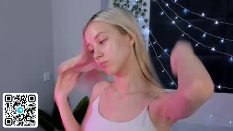 Snapshot of anellyball_ chatting on 18, 3, 2026 Anelly online show from 18, 3, 2026