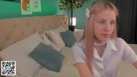 Snapshot of anellyball_ chatting on 2, 6, 2026 Anelly online show from 2, 6, 2026