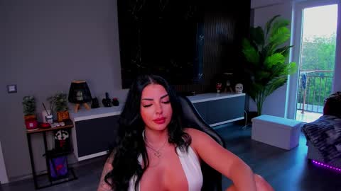 Snapshot of anemariejolie chatting on 6, 5, 2026 Anne online show from 6, 5, 2026