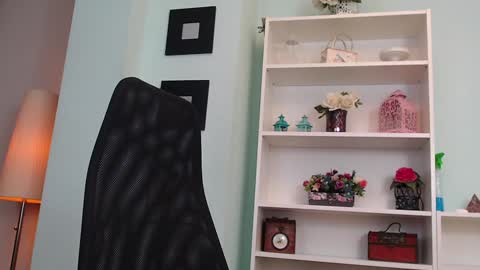 Snapshot of aneshereforu chatting on 4, 2, 2025 Anes online show from 4, 2, 2025