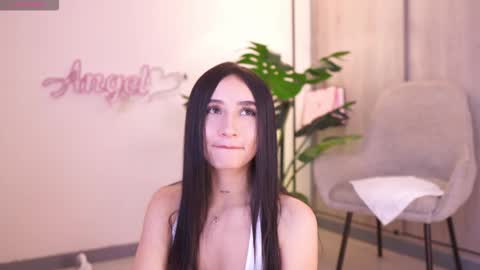 Angel online show from 19, 9, 2025