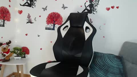 Snapshot of angel_curl chatting on 9, 2, 2025 Angel Curl online show from 9, 2, 2025