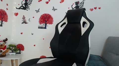 Snapshot of angel_curl chatting on 18, 2, 2025 Angel Curl online show from 18, 2, 2025