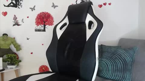 Snapshot of angel_curl chatting on 11, 9, 2025 Angel Curl online show from 11, 9, 2025