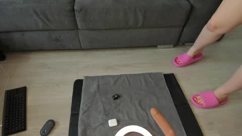 Snapshot of angel_face_devil_mind chatting on 3, 5, 2026 Viktoria online show from 3, 5, 2026