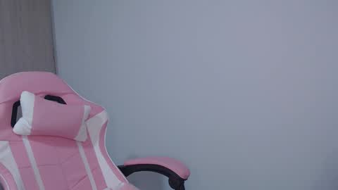 Snapshot of angel_girl10 chatting on 6, 1, 2026 Angel Girl online show from 6, 1, 2026