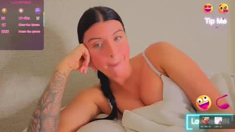 Snapshot of angel_ique chatting on 30, 3, 2026 angel_ique online show from 30, 3, 2026