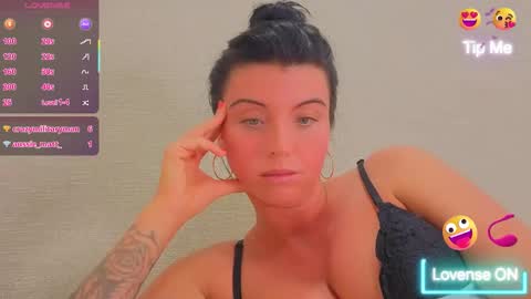 Snapshot of angel_ique chatting on 10, 4, 2026 angel_ique online show from 10, 4, 2026