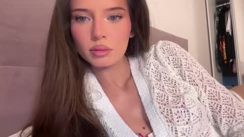 Snapshot of angel_isia chatting on 5, 4, 2026 isia online show from 5, 4, 2026