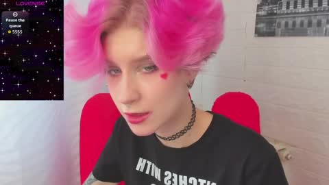 Snapshot of angel_julles chatting on 2, 4, 2026 Angel Dust online show from 2, 4, 2026