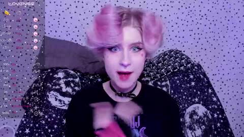 Snapshot of angel_julles chatting on 1, 5, 2026 Angel Dust online show from 1, 5, 2026