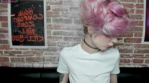 Snapshot of angel_julles chatting on 2, 5, 2026 Angel Dust online show from 2, 5, 2026