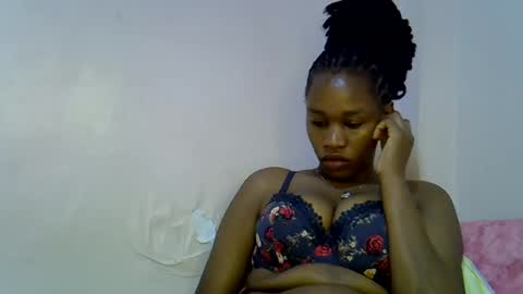 Snapshot of angel_mia5 chatting on 28, 7, 2026 angel_mia5 online show from 28, 7, 2026