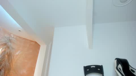 Snapshot of angel_nicolas chatting on 18, 12, 2024 ANGEL online show from 18, 12, 2024