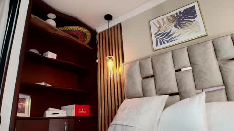 Nicolle  online show from 16, 9, 2025