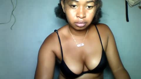 angela0112 online show from 4, 2, 2025