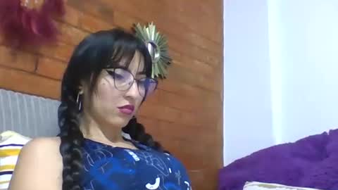 Snapshot of angela_mis chatting on 17, 12, 2025 Angela online show from 17, 12, 2025