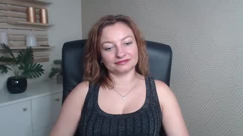 Snapshot of angela_samt chatting on 31, 10, 2025 Angela online show from 31, 10, 2025