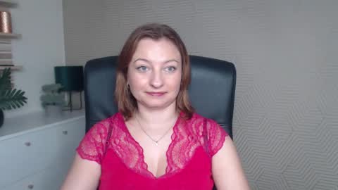 Snapshot of angela_samt chatting on 3, 11, 2025 Angela online show from 3, 11, 2025