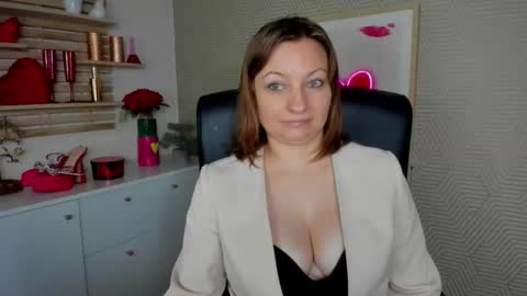 Snapshot of angela_samt chatting on 27, 3, 2026 Angela online show from 27, 3, 2026